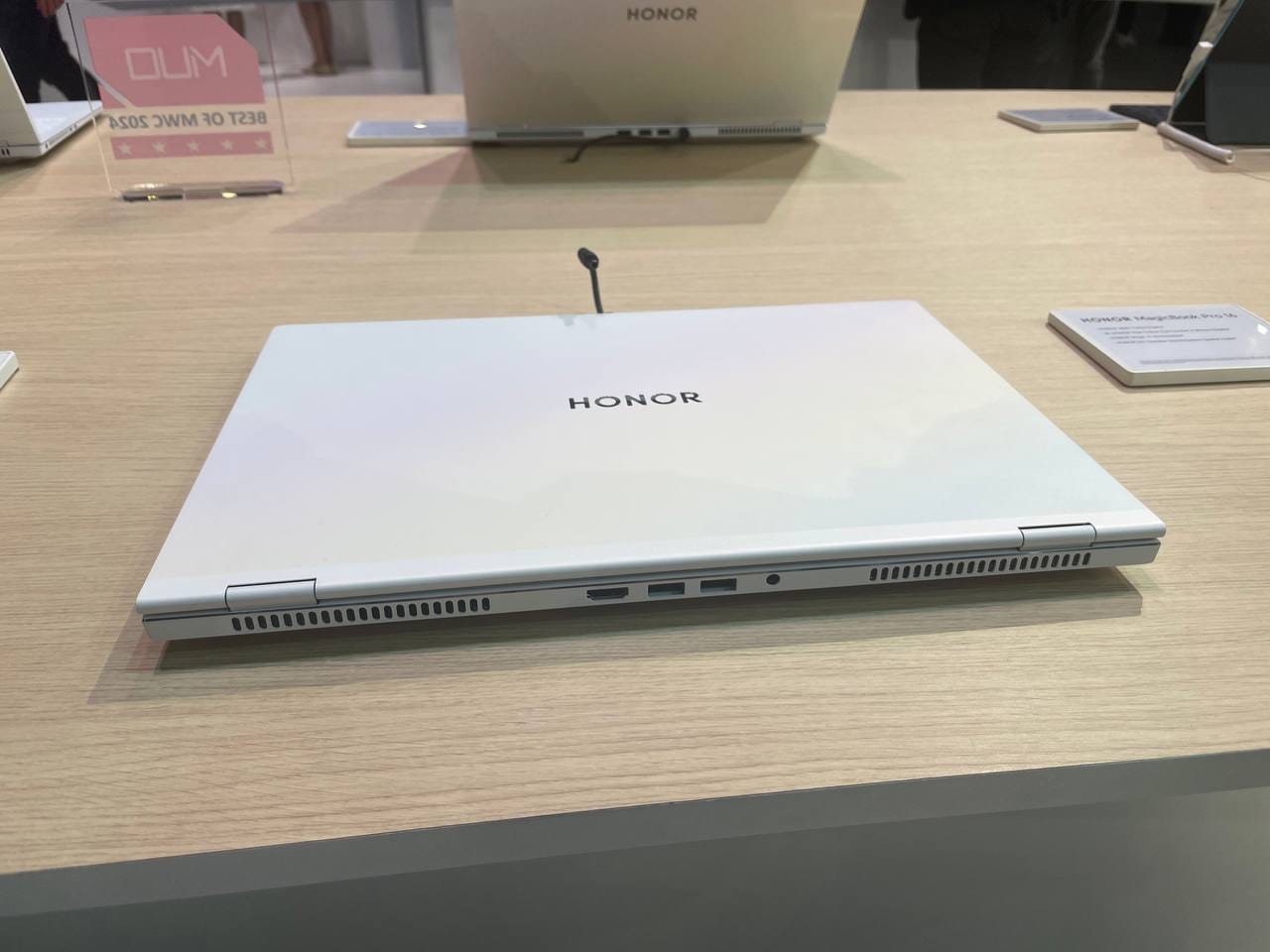 Fotografía del HONOR MagicBook Pro 16 tomada durante el MWC de Barcelona 2024