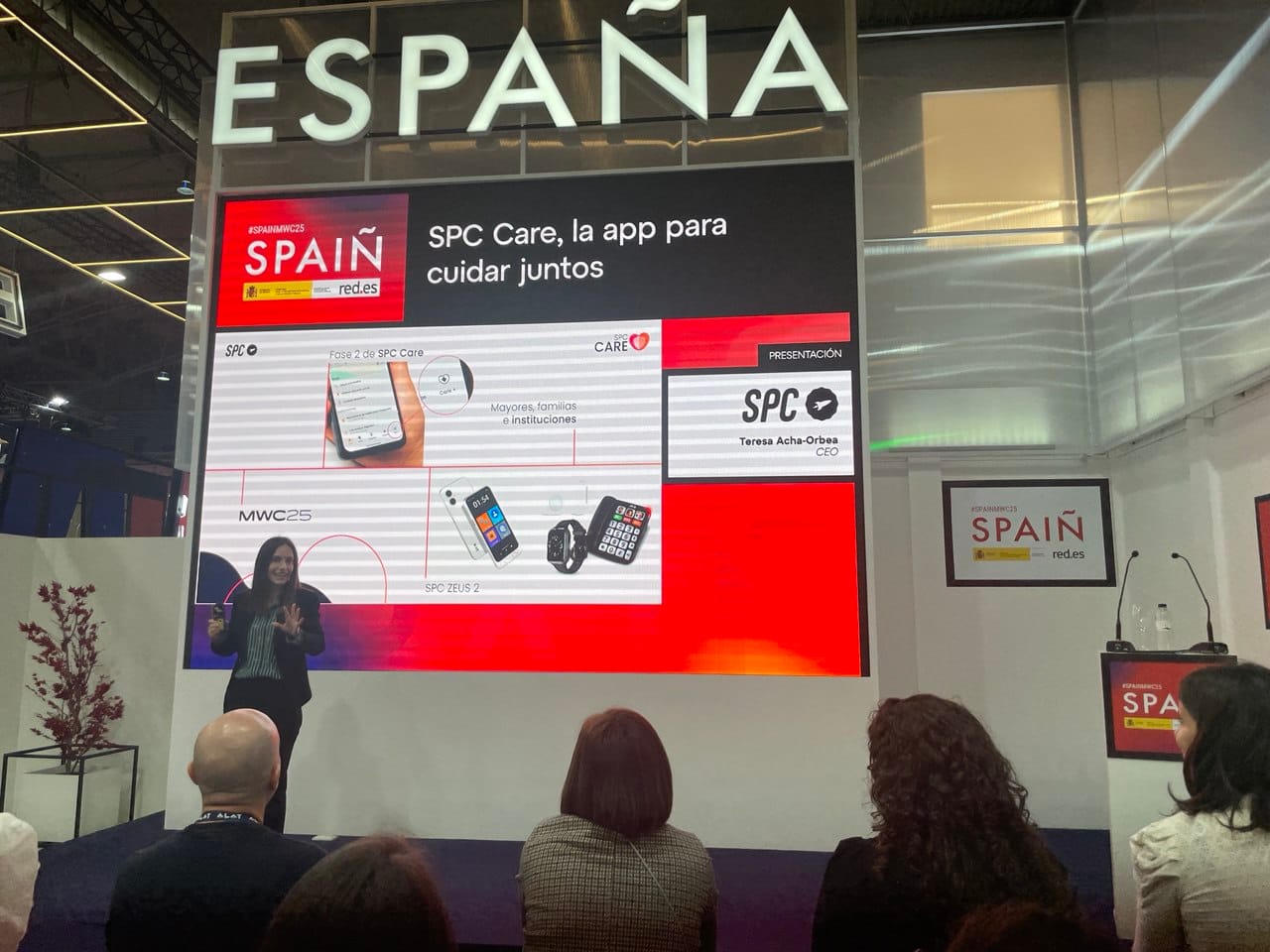 Imagen tomada por el equipo de AndroidTR.es en la presentación de SPC en el MWC de Barcelona 2025