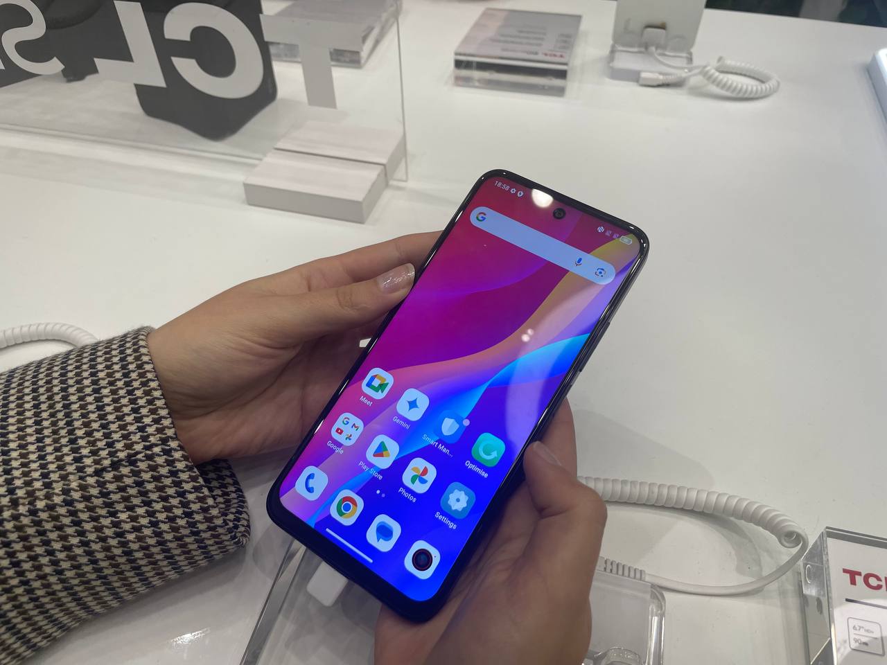 Imagen tomada por el equipo de AndroidTR.es en el estand de TCL en el MWC de Barcelona 2025