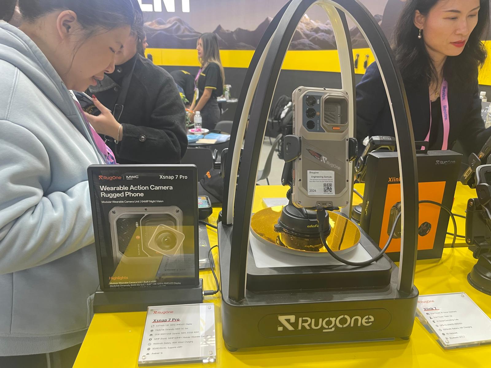 Fotografia del RugOne Xsnap 7 Pro en su presentación en el MWC 2026 de Barcelona
