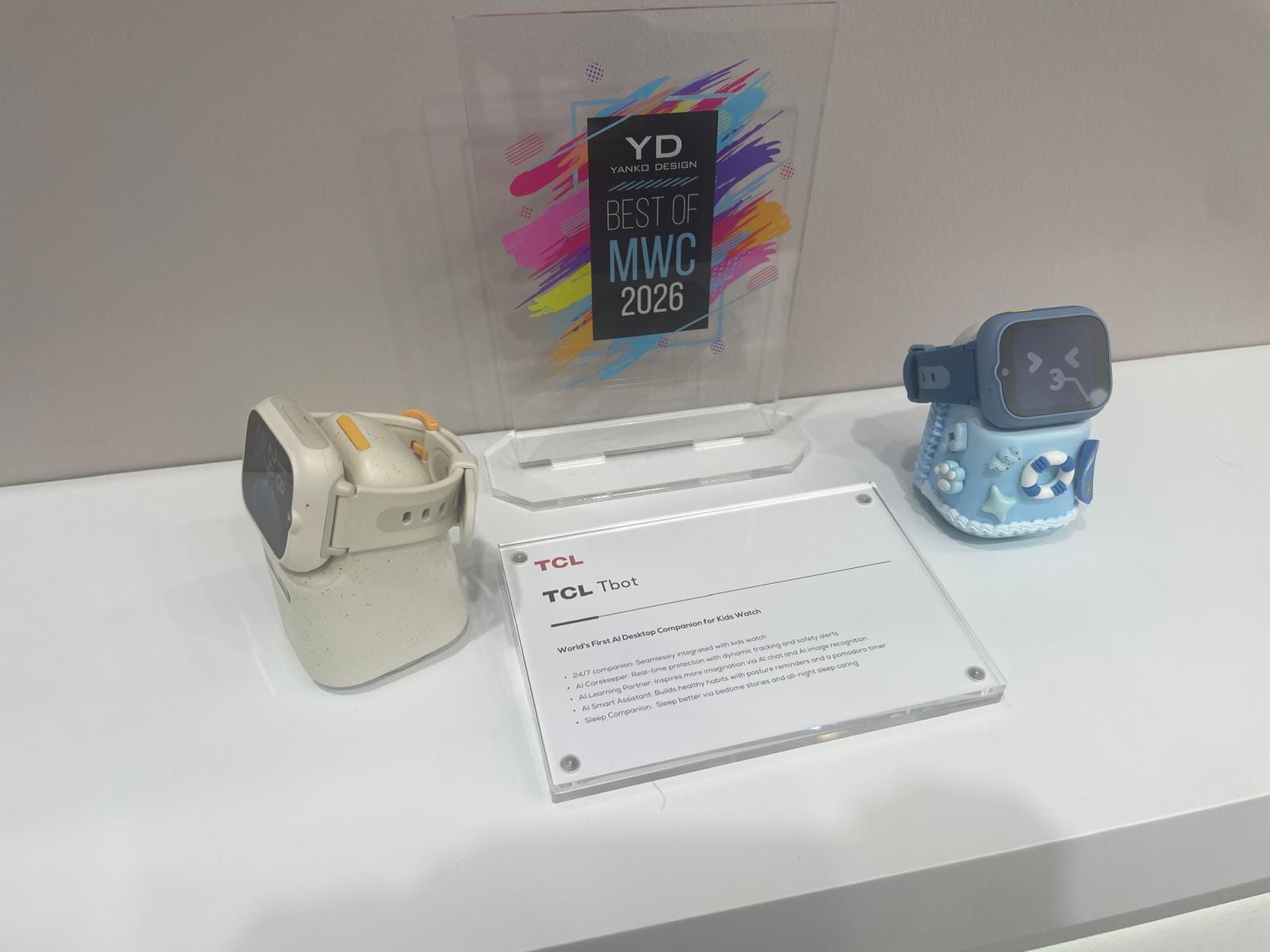 Fotografía del TCL Tbot en su presentación durante el MWC 2026 de Barcelona