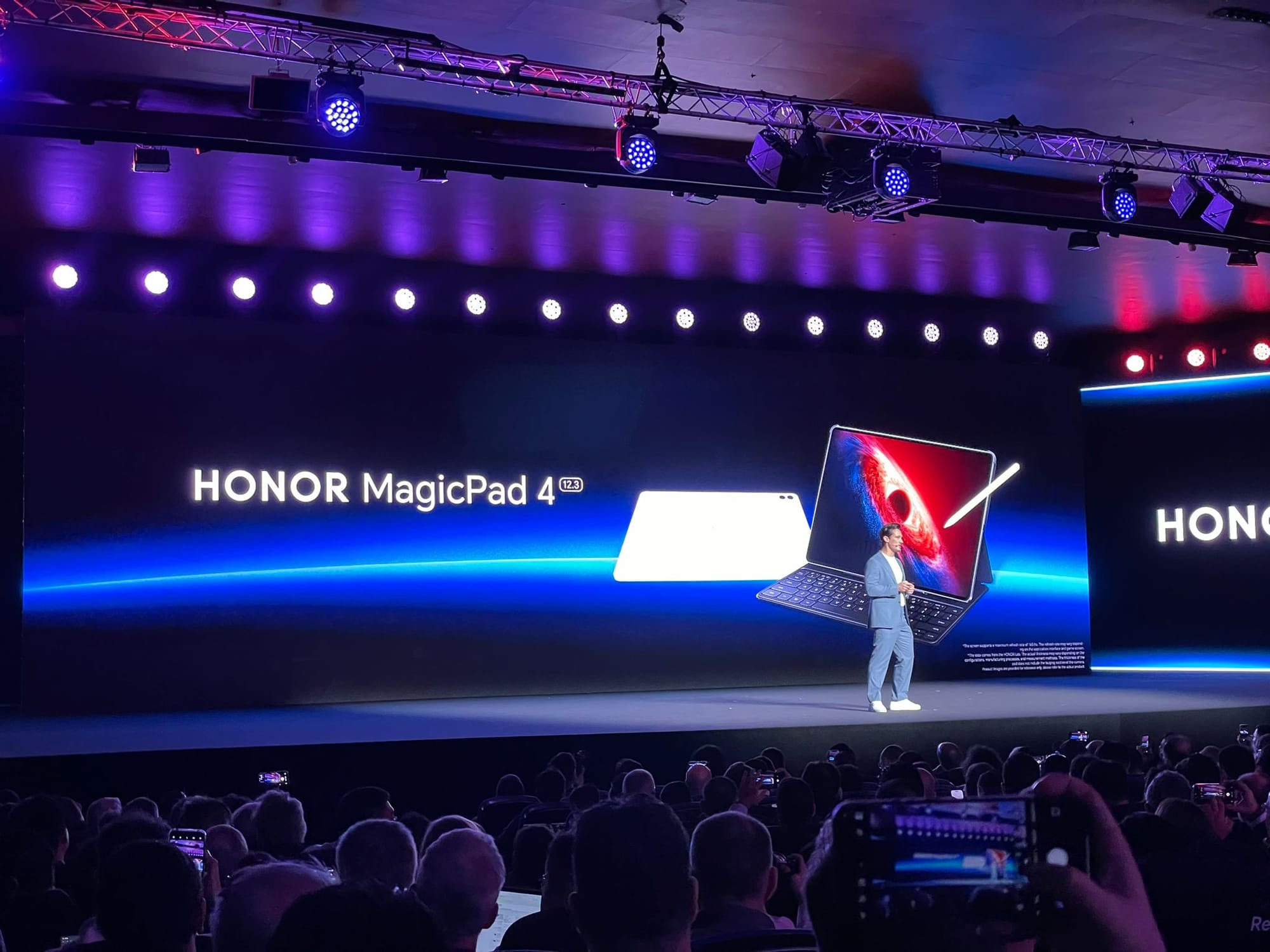 Imagen tomada durante el MWC 2026 de Barcelona en el evento de presentación organizado por Honor