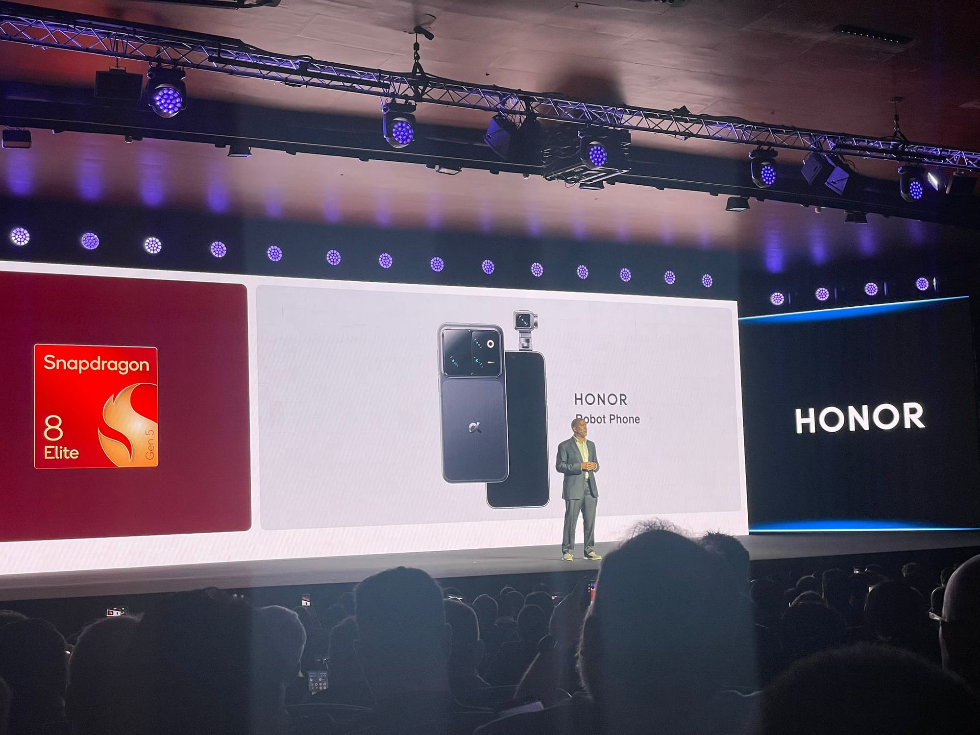 Imagen tomada durante el MWC 2026 de Barcelona en el evento de presentación organizado por Honor