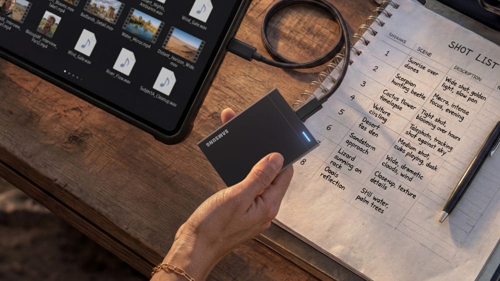 Imagen promocional de los nuevos discos duros portátiles SSD de Samsung con USB4 y hasta 8TB de capacidad