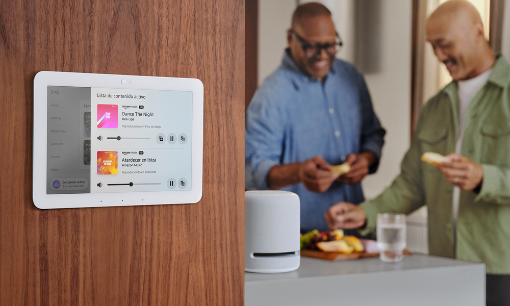 Echo hub colocado en una pared