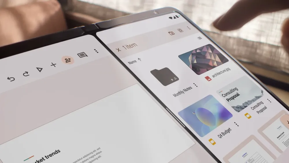 Google Pixel Fold.