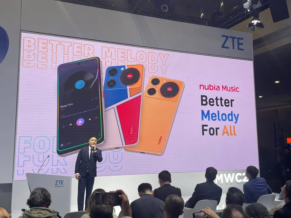 Fotografía tomada durante el evento de presentación del Nubia Music durante el MWC de Barcelona 2024