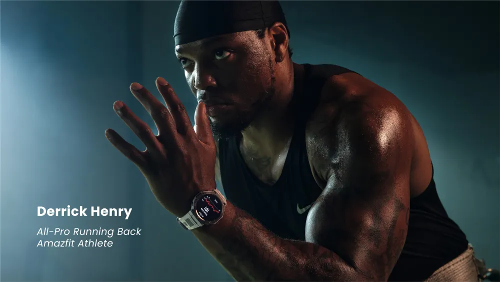 Derrick Henry con el Amazfit T-Rex 3
