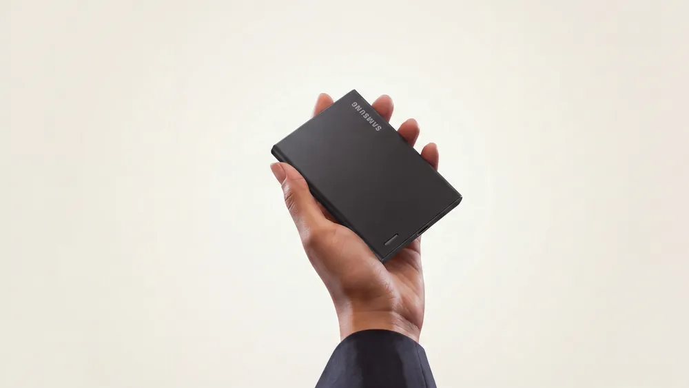 Imagen promocional de los nuevos discos duros portátiles SSD de Samsung con USB4 y hasta 8TB de capacidad